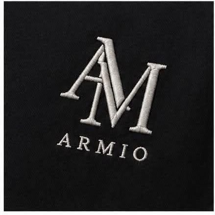 ARMIO SIGNATURE TEE
